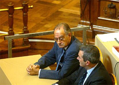 Luis Pascual Estevill, a la izquierda, junto a su hijo, Javier Pascual Franquesa, también acusado.