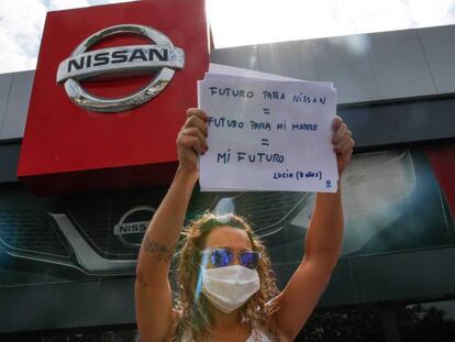 Trabajadores de Nissan protestando ante un concesionario de la marca en Granollers, el pasado mes de mayo.