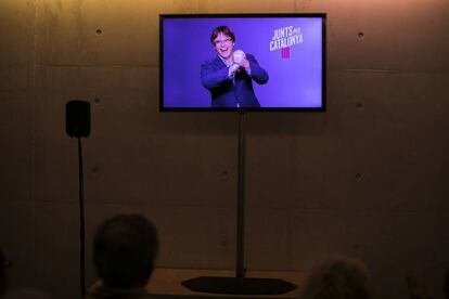 Puigdemont, en un acto de campaña por vídeo.