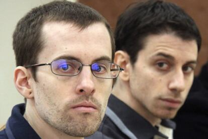 Shane Bauer (izquierda) y Josh Fattal, durante la primera sesión del juicio, en febrero.