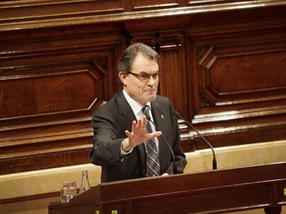 Artur Mas durante una de sus intervenciones en el Parlament en el debate de investidura.