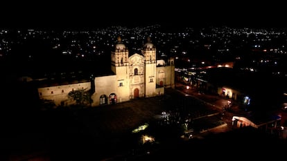 Inside the museum of the former convent, the second of ten buildings to be illuminated by Iberdrola Mexico, pieces from various pre-Hispanic cultures such as the Mixtecs and Zapotecs are still preserved.