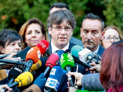 Carles Puigdemont en una atención a los medios en Waterloo.