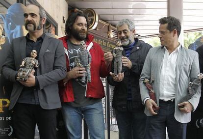 El actor Lluis Tosar, el director Fernando Cortizo, y los actores Carlos Blanco y Jorge Sanz 