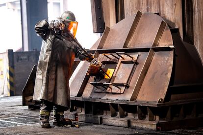 ArcelorMittal es la empresa que más dinero ganó en 2021. En la imagen, una de sus plantas de acero en Bremen (Alemania).