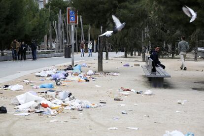 La empresa asegura que su intención es reducir la cantidad de trabajadores de Madrid Río porque considera que la anterior concesionaria, Urbaser, engrosó la plantilla en 98 trabajadores.