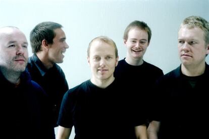 Desde la izquierda, Magnus Broo, Nilssen-Love, Håker Flaten, Håvard Wiik y Fredrik Ljungkvist.