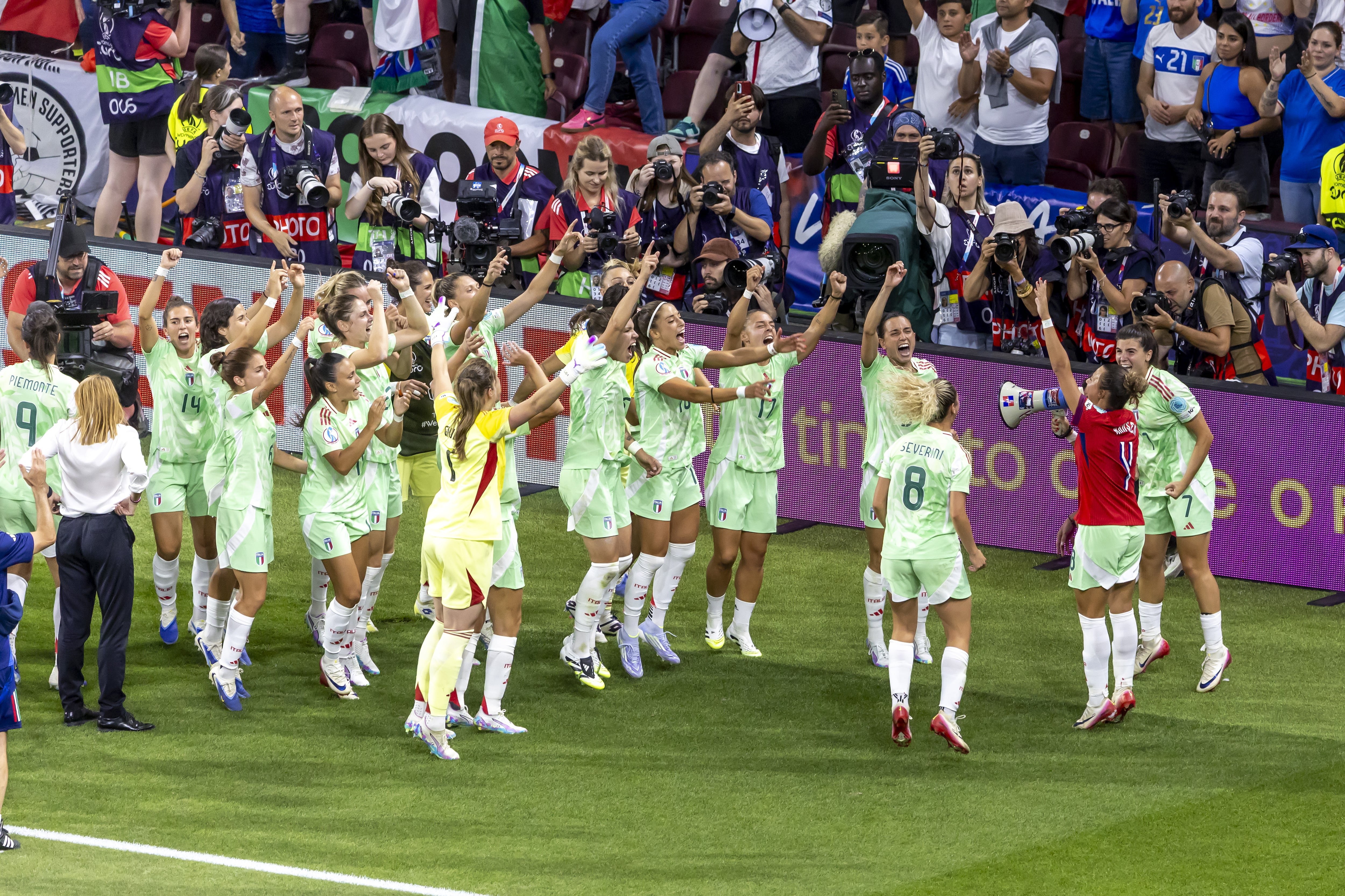 Italia elimina a Noruega y vuelve a las semifinales de la Eurocopa 28 años después