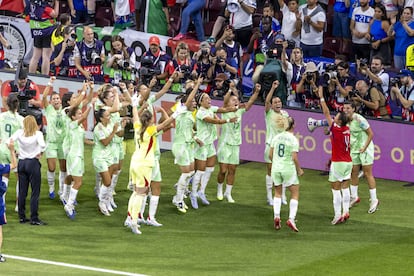 Las jugadoras de Italia celebran el pase a las semifinales de la Eurocopa tras eliminar a Noruega.
