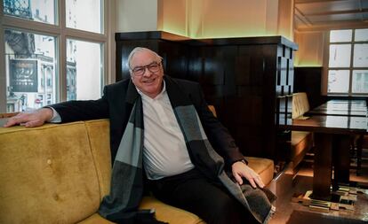 Didier Decoin posa ayer en París tras ser elegido como nuevo presidente de la Academia Goncourt.