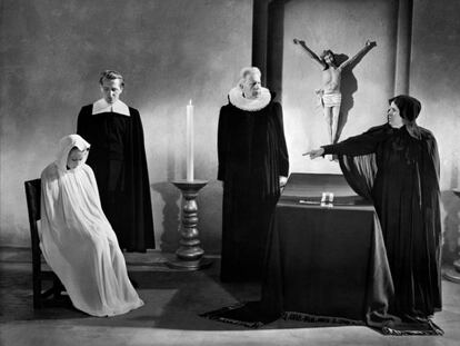 Cada imagen de 'Dies Irae' es una fotografía perfecta, pero eso no impide que la película de Dreyer sea una temible fábula sobre la libertad, la moral y la censura.