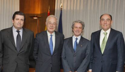 Foto de archivo del nombramiento de Eduardo Montes como presidente de Unesa, en 2010. En los laterales, los presidentes de Endesa, Borja Prado, e Iberdrola, Ignacio Galán.