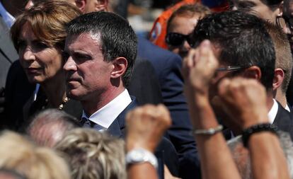Valls es abucheado en el homenaje a las víctimas de Niza.