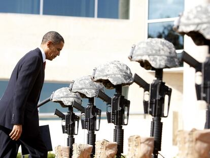 Michelle y Barack Obama, durante el homenaje a los soldados caídos en el cuartel de Fort Hood (Tejas).