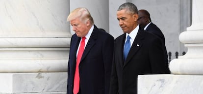 El presidente de Estados Unidos, Donald Trump, y su predecesor, Barack Obama.