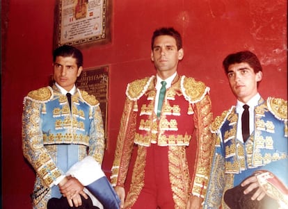 De izda. a dcha., Curro Martínez, el peruano Rafael Gastañeta y José Reina Rincón, en la corrida celebrada en Chota (Perú).