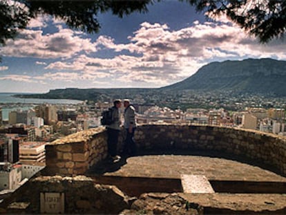 Una vista de Dénia desde el castillo.