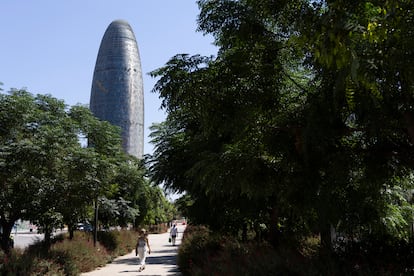 Torre Glòries de Barcelona, propiedad de Merlin Properties, donde se ubica el centro de CCC Barcelona Services, subcontratado por Meta.