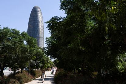 Torre Glòries de Barcelona, propiedad de Merlin Properties, donde se ubica el centro de CCC Barcelona Services, subcontratado por Meta.