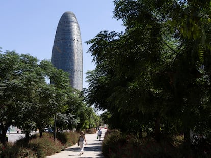 Torre Glòries de Barcelona, propiedad de Merlin Properties, donde se ubica el centro de CCC Barcelona Services, subcontratado por Meta.