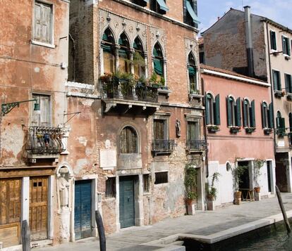 El antiguo taller de Tintoretto (Fondamenta dei Mori) sigue siendo un lugar dedicado al arte, donde se ofrecen talleres intensivos y cursos de verano. Además funciona como un centro de documentación sobre la vida y la obra del pintor renacentista, cuya casa (en la foto) queda muy cerca.