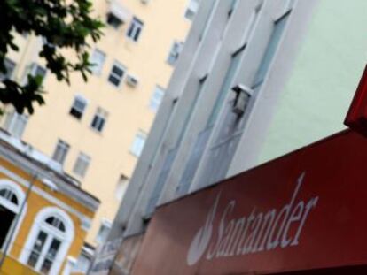 Fotografía de la imagen de una oficina del Banco Santander.