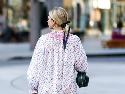 Los lazos para el pelo son tendencia y hay muchas formas de llevarlos. GETTY IMAGES.