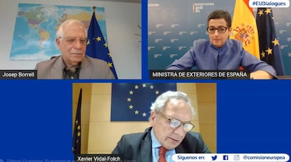 El jefe de la diplomacia comunitaria Josep Borrell, junto a la ministra de Exteriores española, Arancha González Laya, en una videoconferencia, la semana pasada.