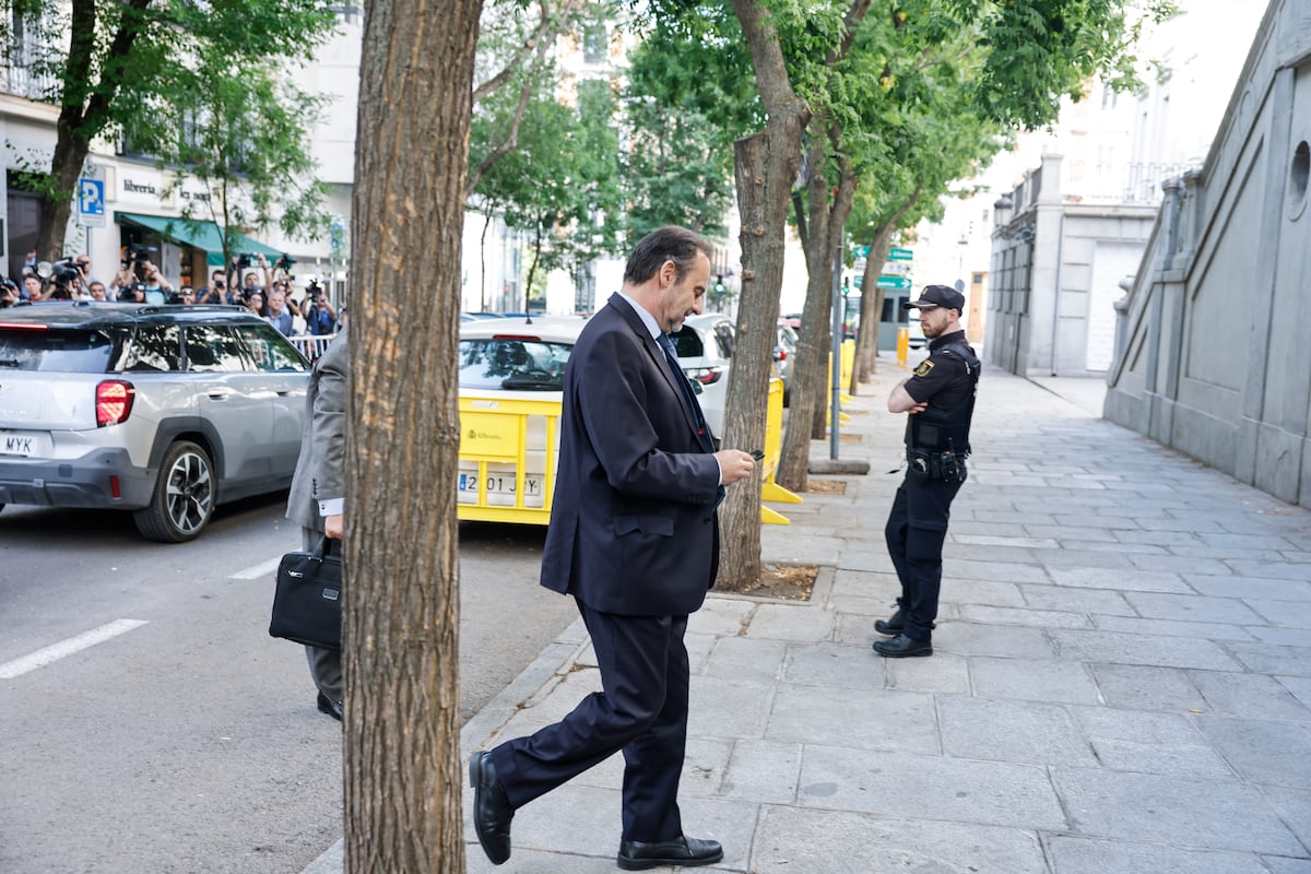 El Supremo cita a declarar de nuevo a Ábalos y Koldo García por los indicios de la UCO sobre ingresos “irregulares y opacos”