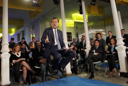 El líder del PP, Mariano Rajoy, durante su intervención ante representantes de pequeñas y medianas empresas.