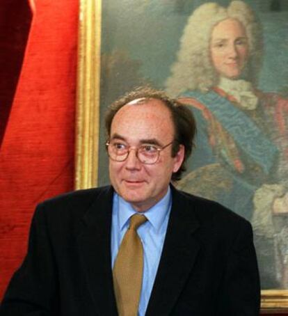 Francisco Calvo Serraller, en la Academia de la Historia en 2001.