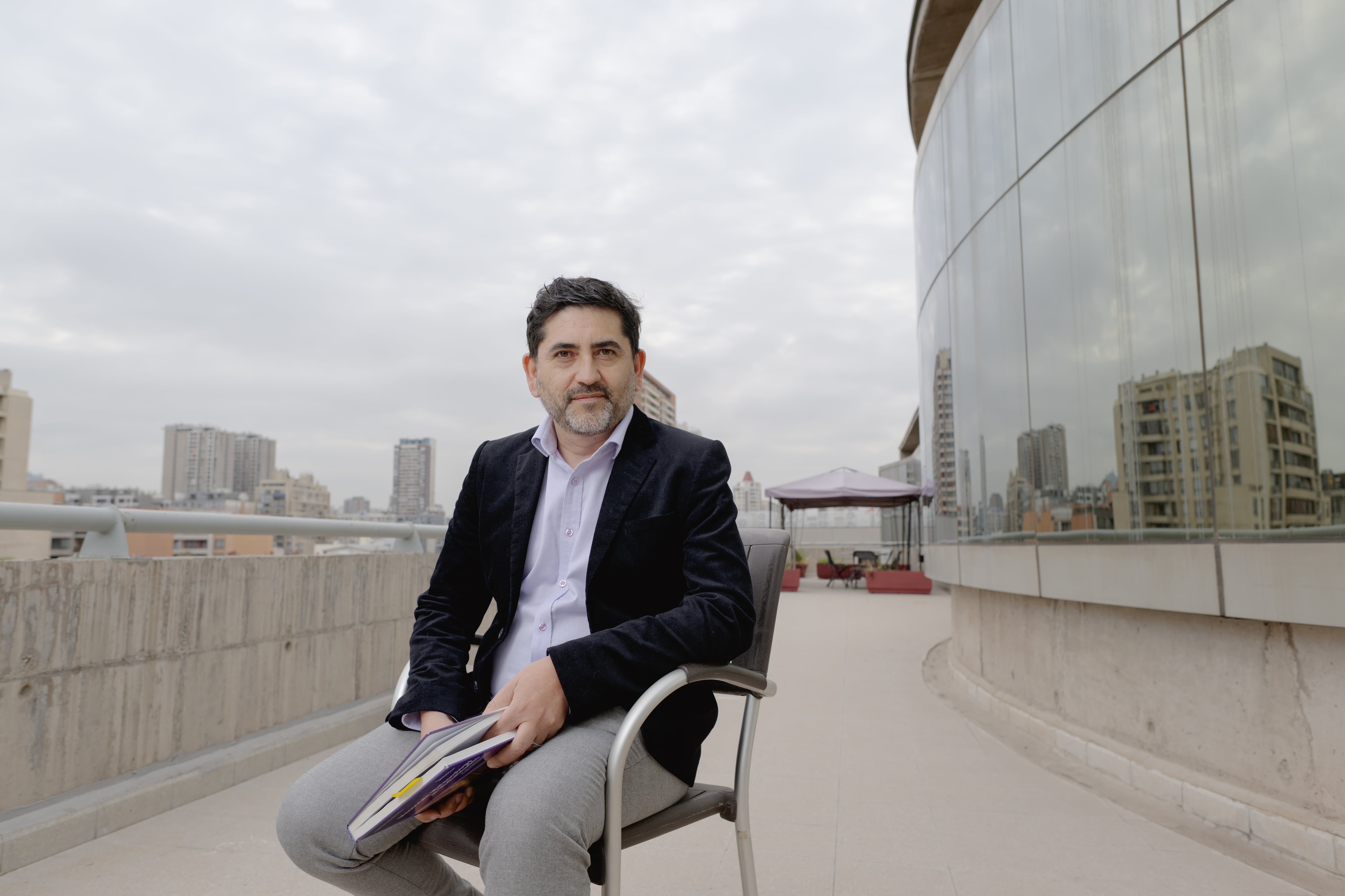 Roberto Rondanelli, científico atmosférico: “Desde la zona central de Chile hacia el norte, estamos encima de un polvorín”