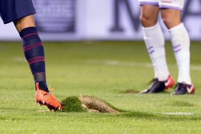 Uno de los montículos aparecidos en el Nuevo José Zorrilla durante el Valladolid-Barcelona.