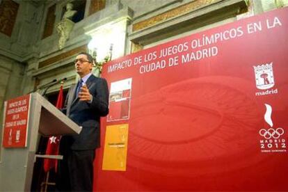 Alberto Ruiz-Gallardón, durante la presentación de los informes relativos a Madrid 2012.