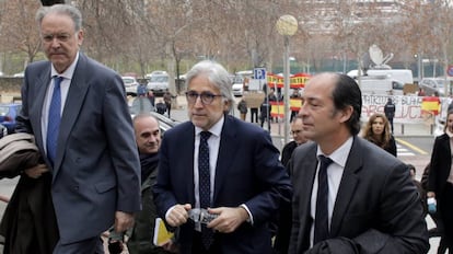 Josep Sánchez Llibre, en el centre, al gener d'aquest any.