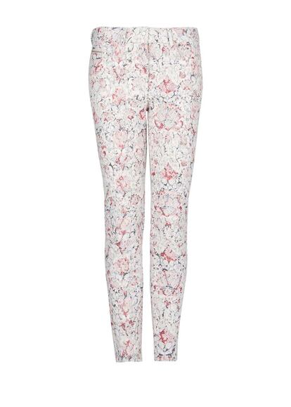 Pantalón estampado de Mango (39,99 euros).