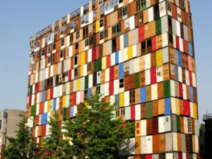 Edificio 1000 Doors, en Seúl. Una instalación de Choi Jeong-Hwa.