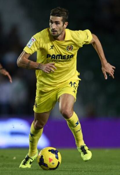 Cani, en un partido con el Villarreal.