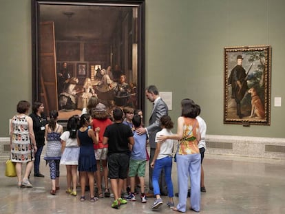 El rey Felipe VI ejerce de anfitrión del programa escolar 'El arte de educar' que se celebró en el Museo del Prado en 2017.