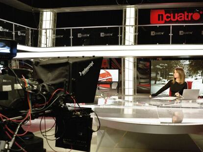 Carme Chaparro en la emisión de 'Noticias Cuatro' del mediodía.