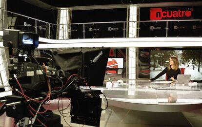 Carme Chaparro en la emisión de 'Noticias Cuatro' del mediodía.