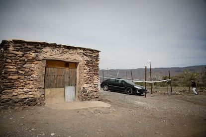 El cortijo en la pedanía de Las Alcubillas, perteneciente al municipio almeriense de Gérgal, donde se encontraron los cuerpos de las dos pequeñas y su padre.