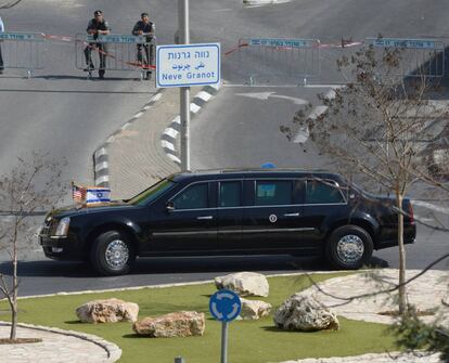El coche oficial que traslada al presidente de los EEUU, Barack Obama, por las calles de Jerusalén durante la primera visita oficial del mandatario norteamericano a Israel.