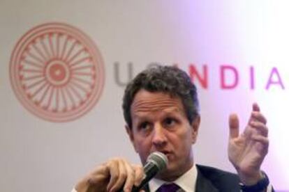 Tl secretario del Tesoro de Estados Unidos, Timothy Geithner, participa en una conferencia sobre el mundo empresarial en Nueva Delhi, en la India, hoy.