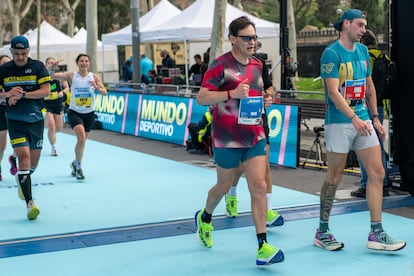 El presidente de la Generalitat, Salvador Illa, en la eDreams Mitja Marató de Barcelona celebrada este domingo.