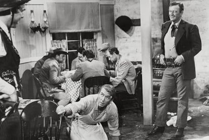 <i>El hombre que mató a Liberty Valance</i> (1962), de John Ford, es "una de las mejores películas de la historia del cine" y "un <i>western</i> que marca un antes y un después en la historia del género".