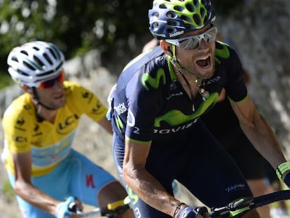 Alejandro Valverde intenta escaparse del l&iacute;der, Vincenzo Nibali.