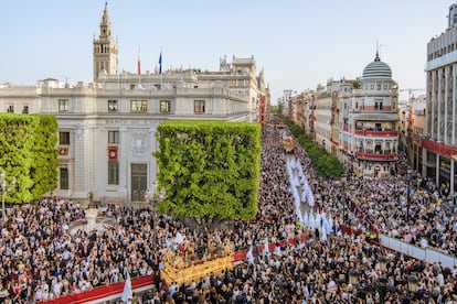 Procesión del Santo Entierro Grande, en Sevilla, en 2023.