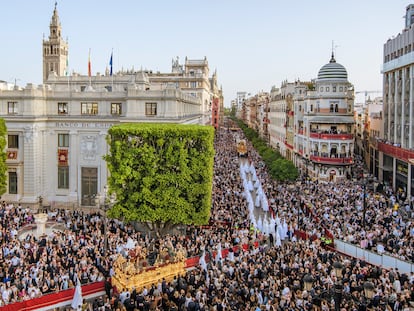 Procesión del Santo Entierro Grande, en Sevilla, en 2023.