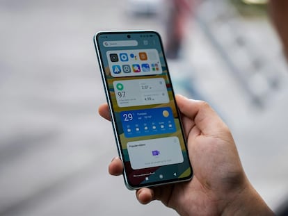 Uso de un smartphone de Xiaomi